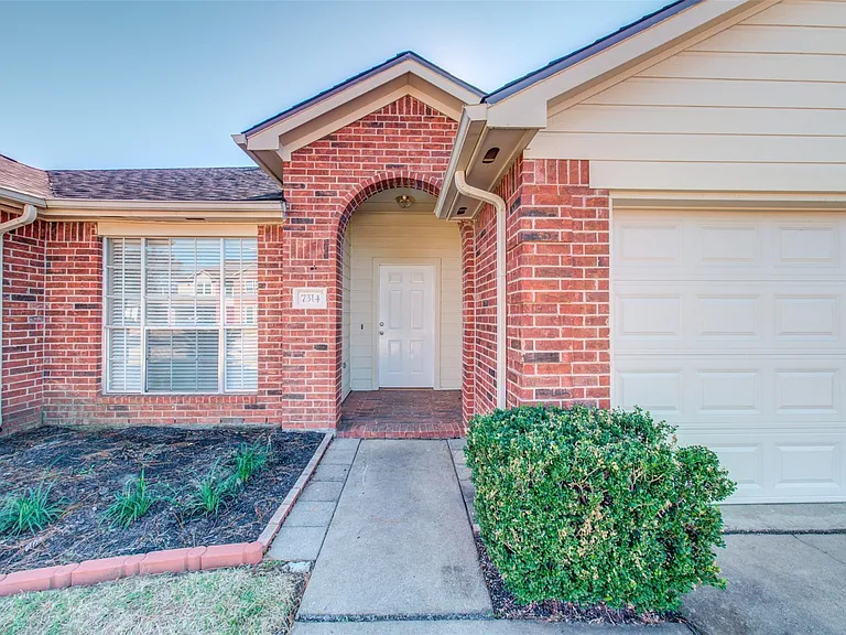7314 Tara Dr — Photo 3