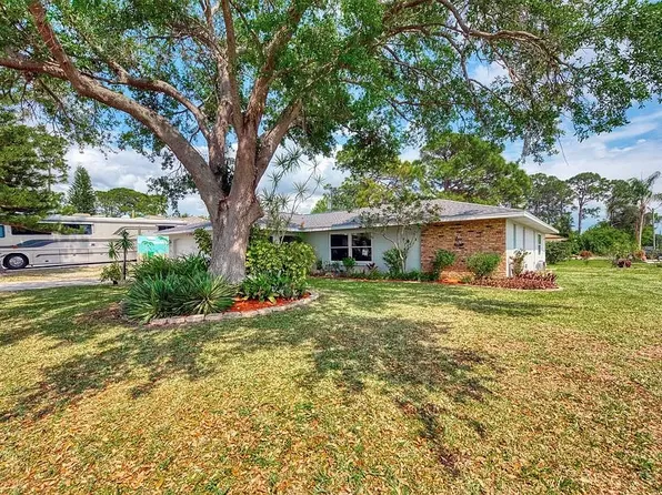 1329 Nantucket Rd, Venice, FL 34293