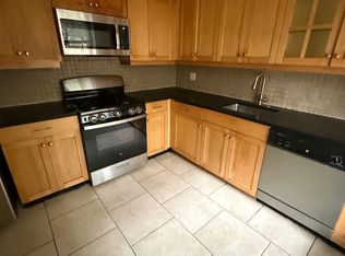 67-50 192nd St #B, Fresh Meadows, NY 11365