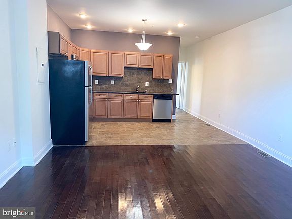 5th image of 2601 S Camac St Floor 1