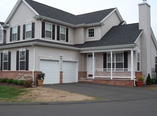 40 Marble Faun Ln, Windsor, CT 06095