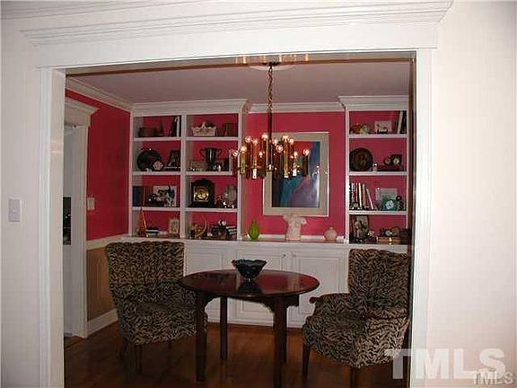 4th image of 33 Kimberly Dr