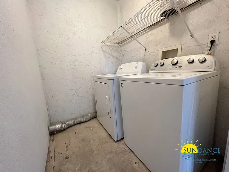 408 Marshall Ct NW #6 — Photo 14
