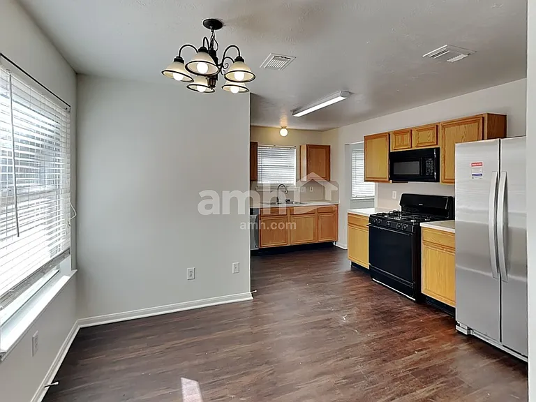 6907 Grant Dr — Photo 4