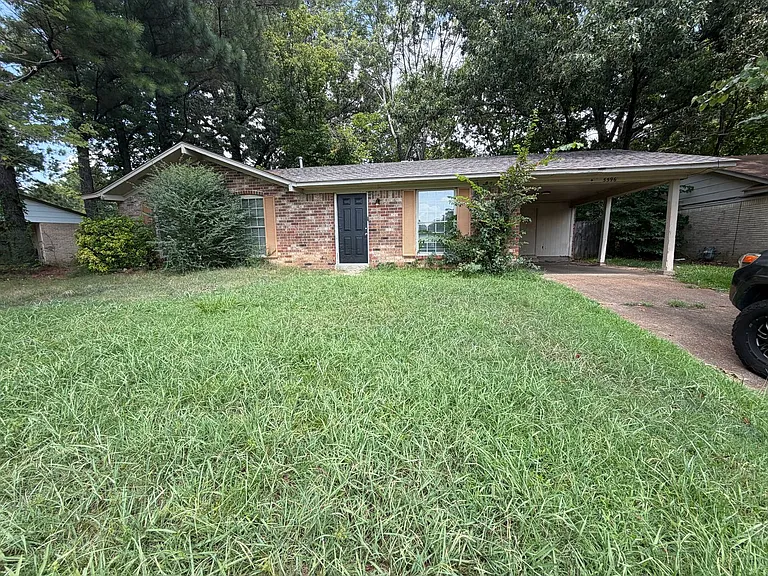 5596 Karen Dr — Photo 2