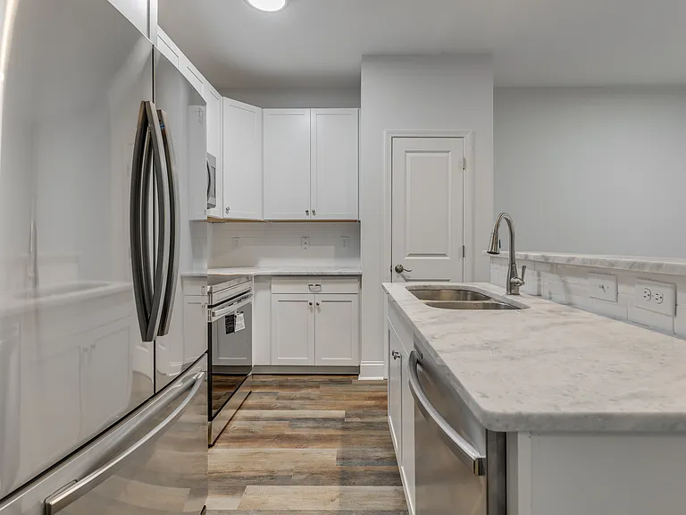 503 Winsor St — Photo 10