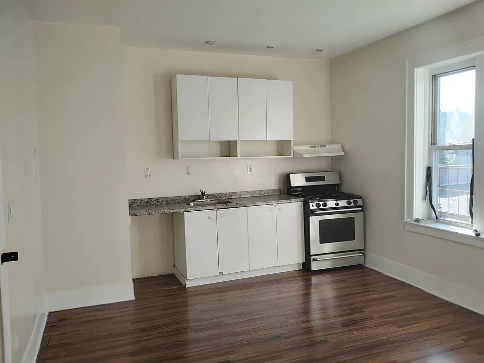 5 Romaine Pl #302