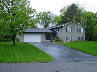 17735 Meadow Rdg, Minnetonka, MN 55345