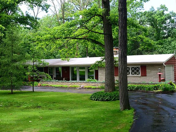 5th image of 371 S Saint Marys Rd