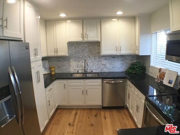 3rd image of 1454 Yale St APT 6