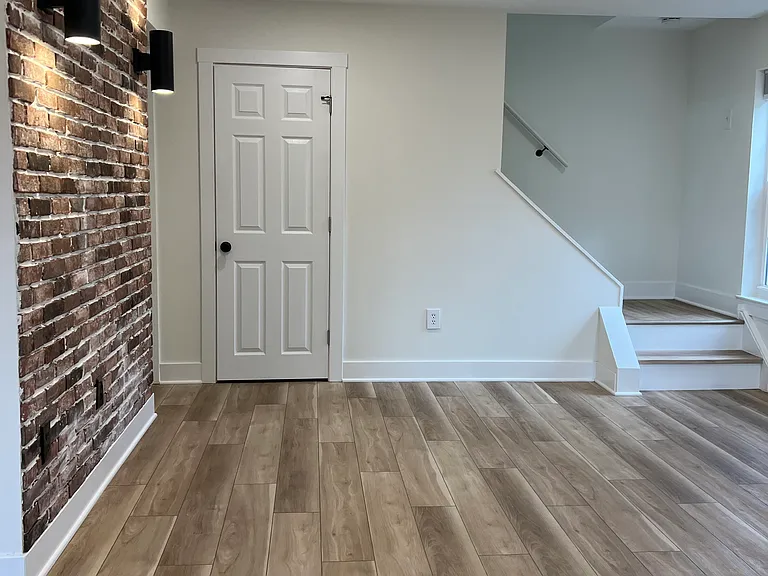 260 Arbour Ct — Photo 5