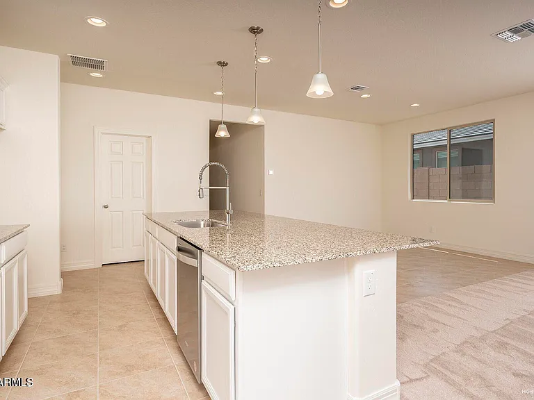 16792 W Gwen St — Photo 3