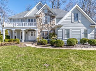 433 Castle Pines Dr, Akron, OH