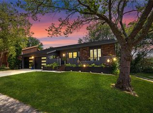 121 Woodbridge Ln, Kansas City, MO 64145