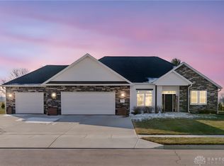 996 Stony Brook Ln, Troy, OH 45373