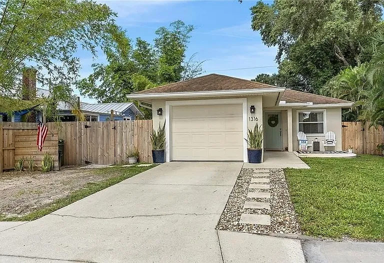 1316 Charlotte Ave — Photo 1