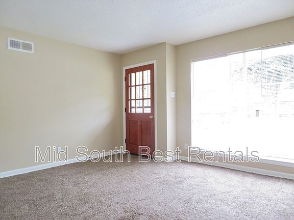 2nd image of 4442 Rose Heather St