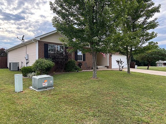 3rd image of 488 Pine Hurst Dr