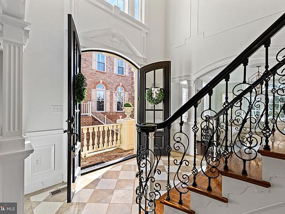 4th image of 9974 Foxborough Cir