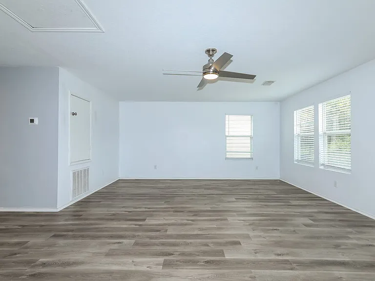 302 Falling Pine Dr — Photo 12