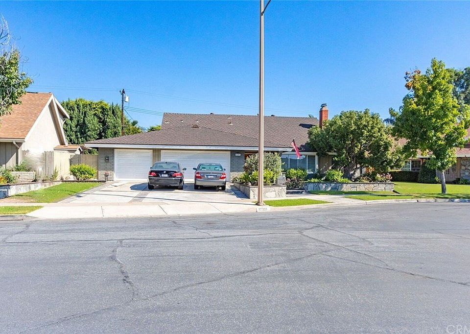 1st image of 17391 Village Dr
