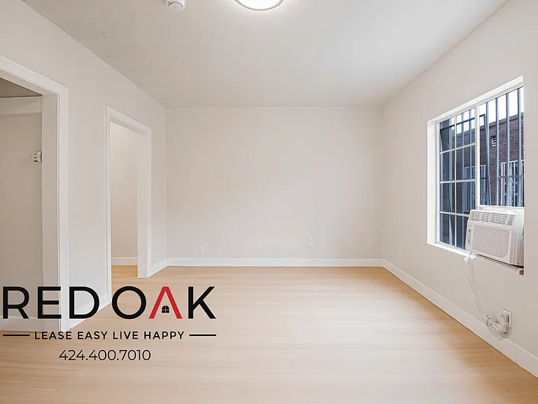 638 E 82nd St #638 — Photo 3