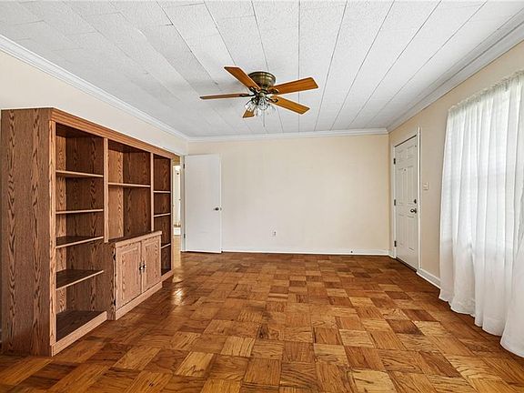 3rd image of 917 Avenue J