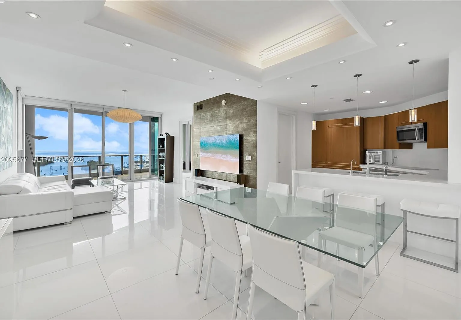 2627 S Bayshore Dr — Photo 3