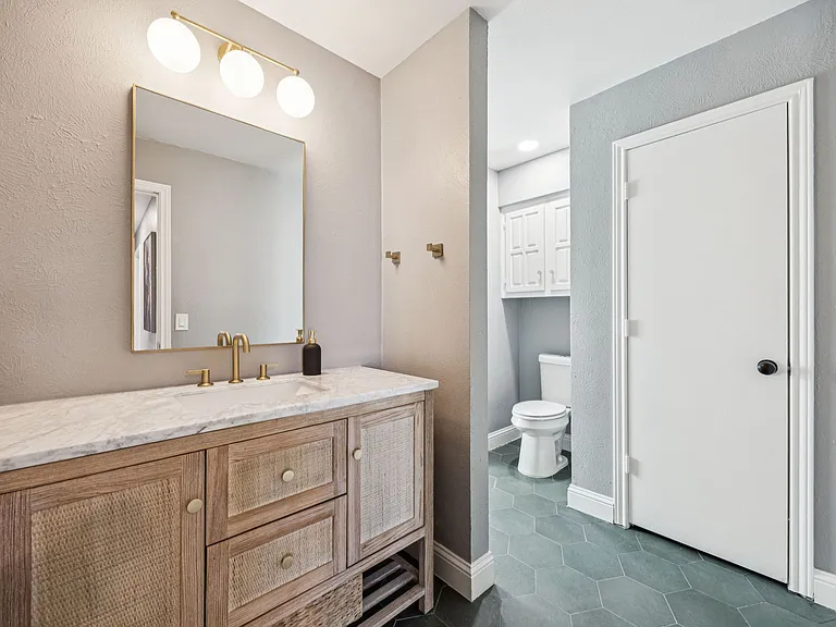 2833 Meadowbrook Dr — Photo 21