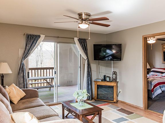 2nd image of 3 Woodpecker Ln