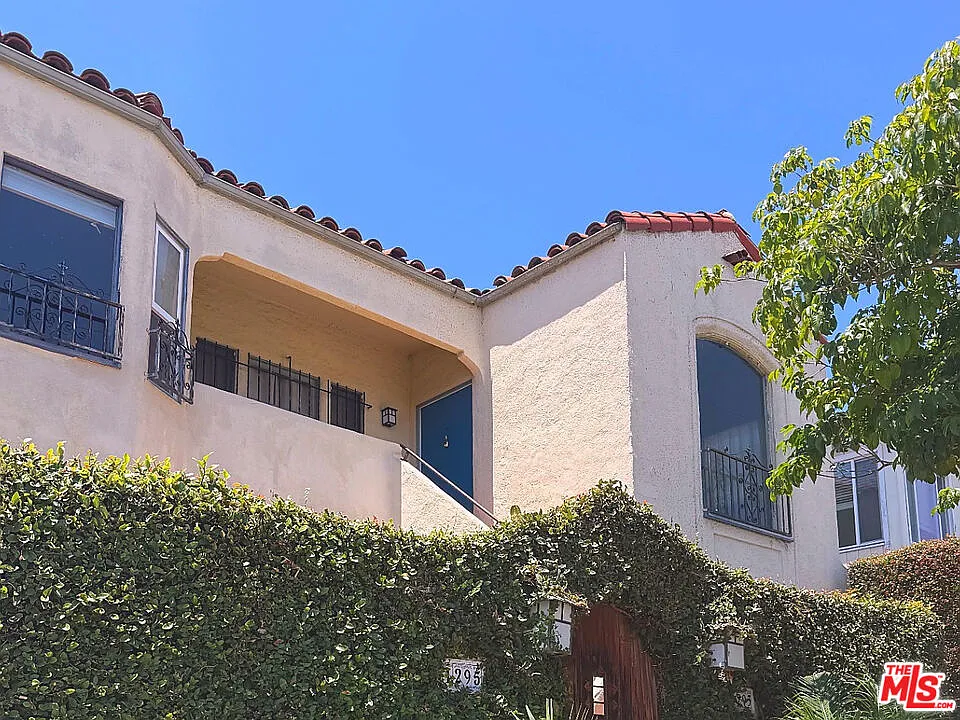 2 bed, 1.0 bath, 1165 sqft, $3,500 — Photo 1