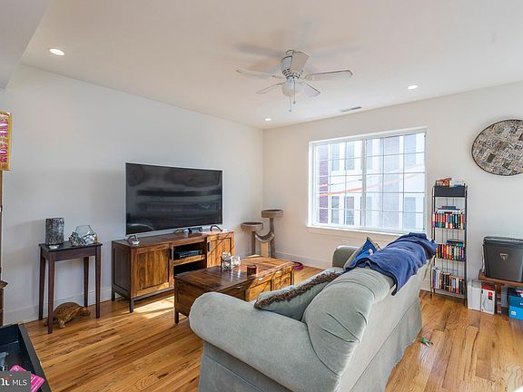 3rd image of 1012 S. Randolph Street #4