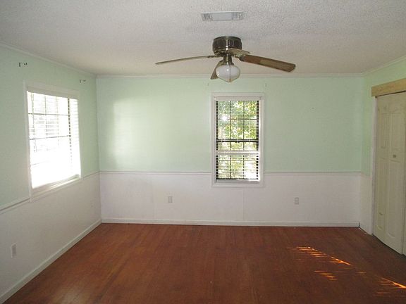 5th image of 403 S Dogwood Dr