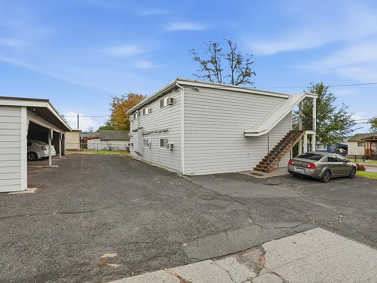 547 E Fairview Ave — Photo 12