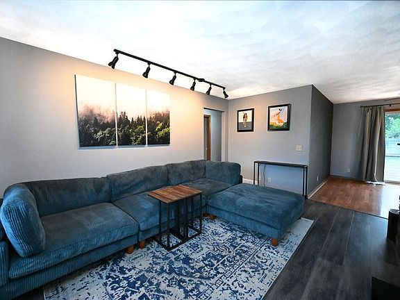 4th image of 3840 Braemore Dr