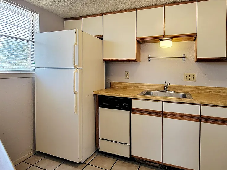 2500 Burleson Rd #210 — Photo 7