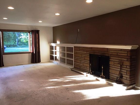 4th image of 909 Shenk Ave