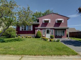 31 Dawn Dr, Port Reading, NJ 07064
