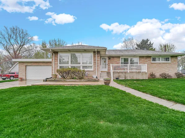 1703 Norwood Dr, Griffith, IN 46319