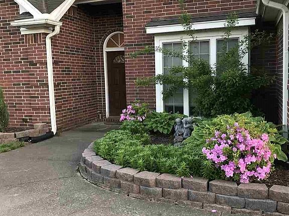 2nd image of 3007 Turnberry Dr