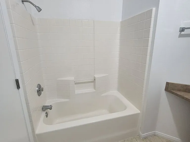 200 S 13th St #302 — Photo 10