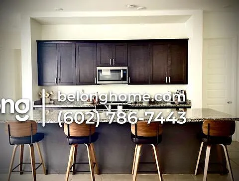 221 E Balsam Dr — Photo 4