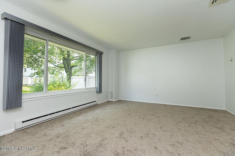 5th image of 801 Fairfield Court