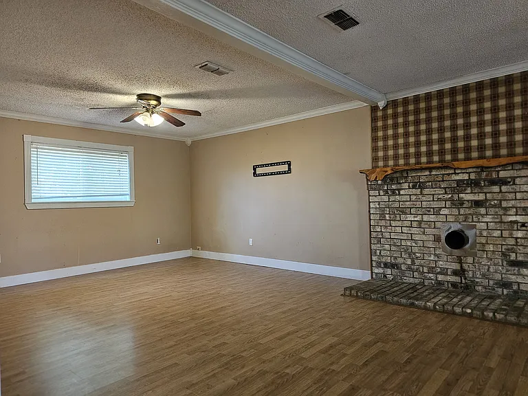 1630 Milrany Ln — Photo 8