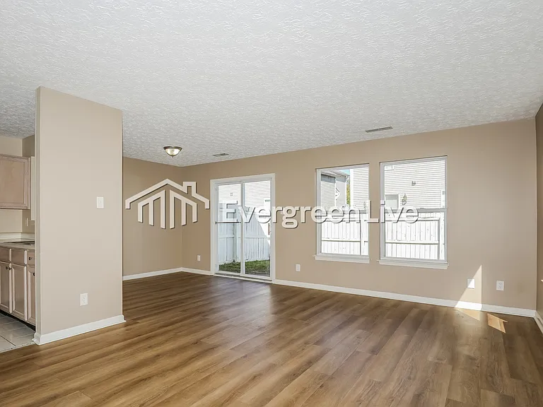 6758 Pembridge Way — Photo 4