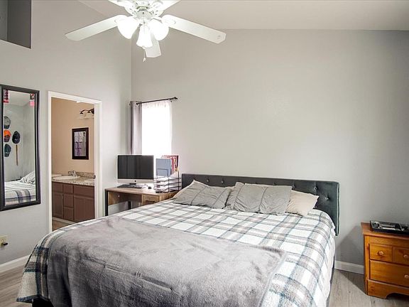 4th image of 632 Pismo Way