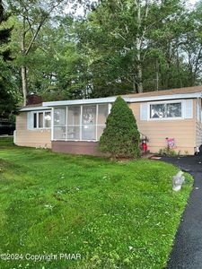 7585 Lake Shore Dr, Pocono Lake, PA, 18347