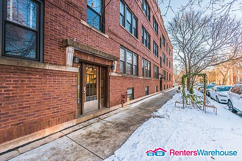 1st image of 1651 W Balmoral Ave APT 3