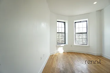 Rented by Rennit Inc.