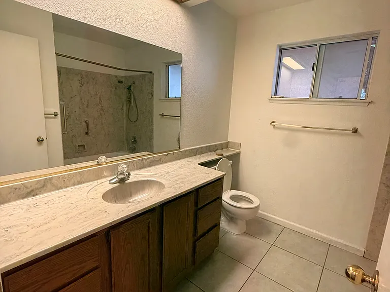 844 N Suzanne Ct — Photo 12